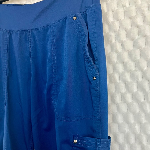 Healing Hands Cargo Scrub Pants in Caribbean Blue Size Small - Picture 5 of 10